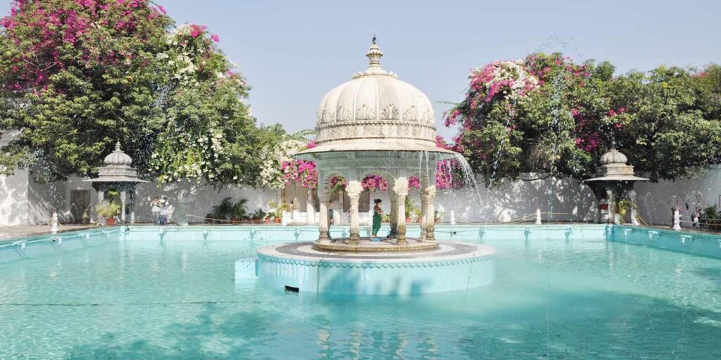 sahilyon ki bari udaipur image