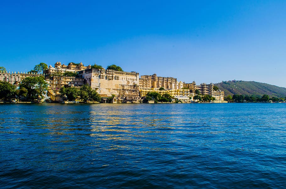 Pichola lake image